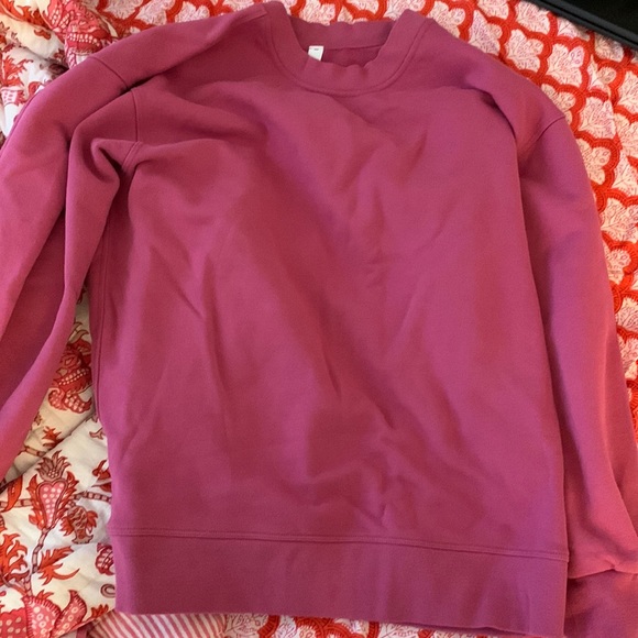 LULULEMON RARE PERFECTLY OVERSIZED CREW PINK LYCHEE - Picture 2 of 6